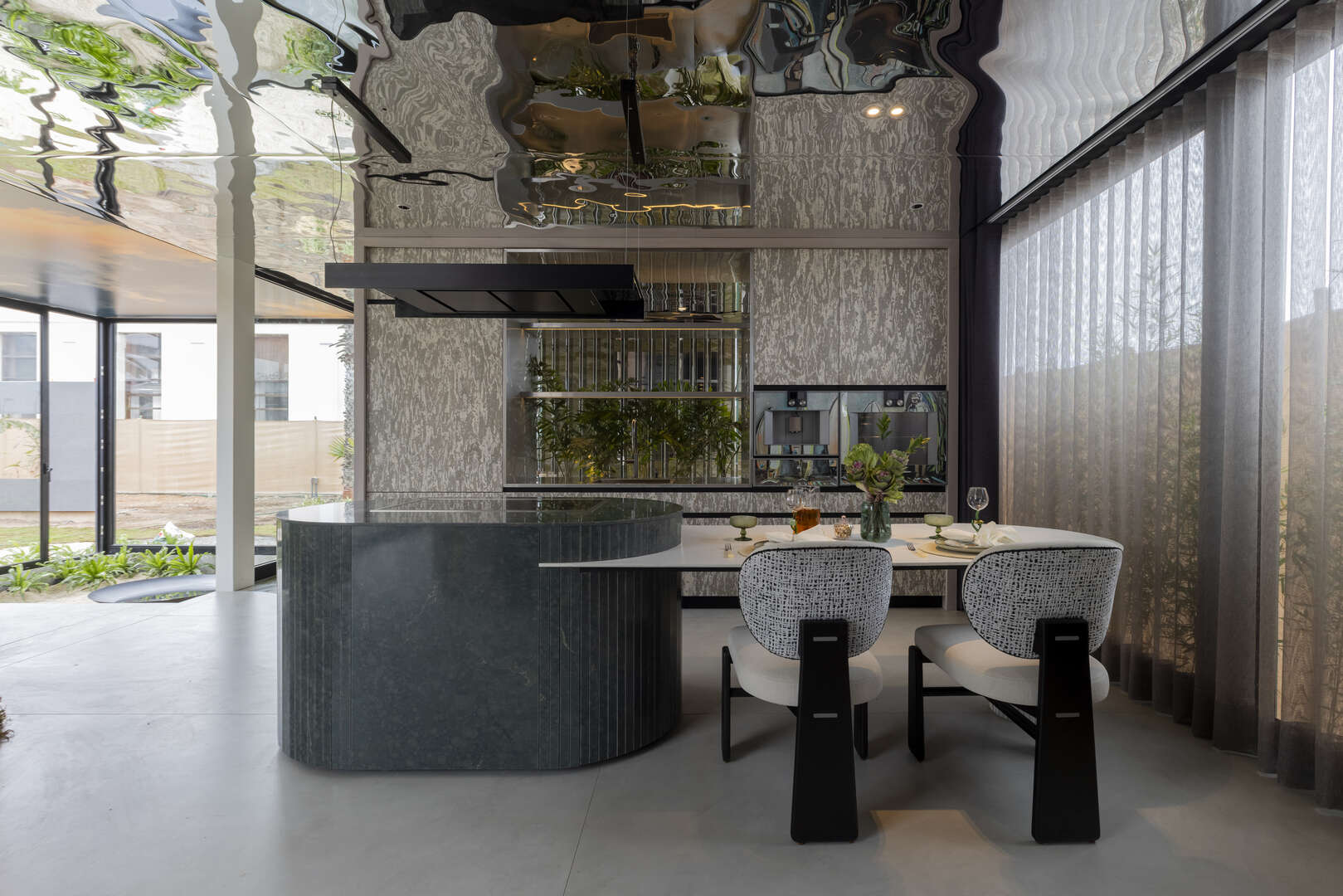 LUIS ESCOBAR - Excelencia arquitectónica